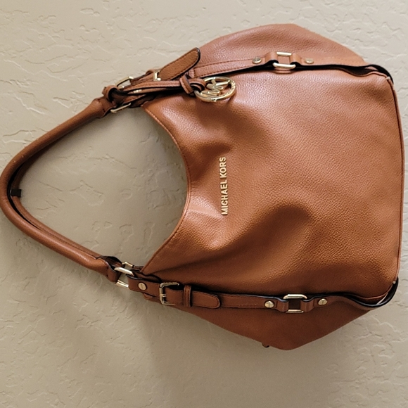 Michael Kors Handbags - Michael kors brown Bedford Large Shoulder Tote